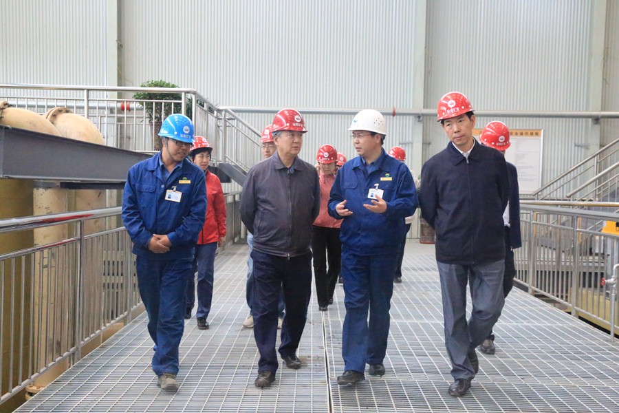 20-2016年5月，國家水利部原副部長朱登銓一行蒞臨金徽股份調(diào)研項(xiàng)目建設(shè)工作。.jpg