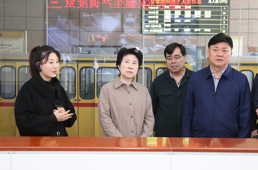 36-2023年3月，省生態(tài)環(huán)境廳黨組書記蘇君蒞臨金徽股份調(diào)研綠色礦山及“兩山”實(shí)踐創(chuàng)新基地建設(shè)情況。.jpg