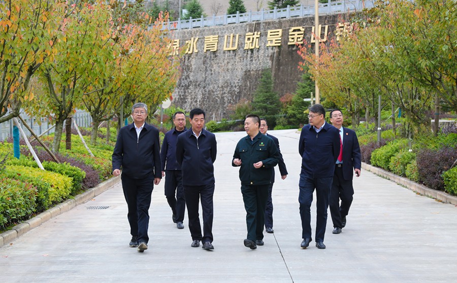 29-2021年10月，甘肅省高級人民法院院長張海波蒞臨公司調(diào)研。.jpg
