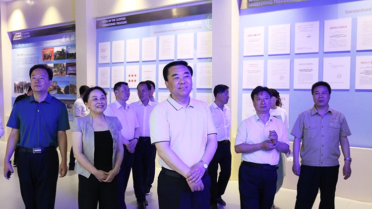 省委常委、省委統(tǒng)戰(zhàn)部部長馬廷禮蒞臨金徽股份調(diào)研