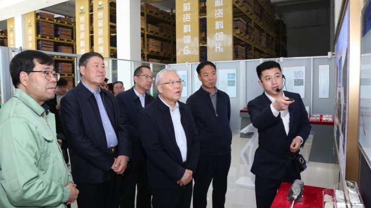 全國政協(xié)常委、省政協(xié)副主席尚勛武蒞臨金徽股份調(diào)研綠色礦山建設(shè)工作
